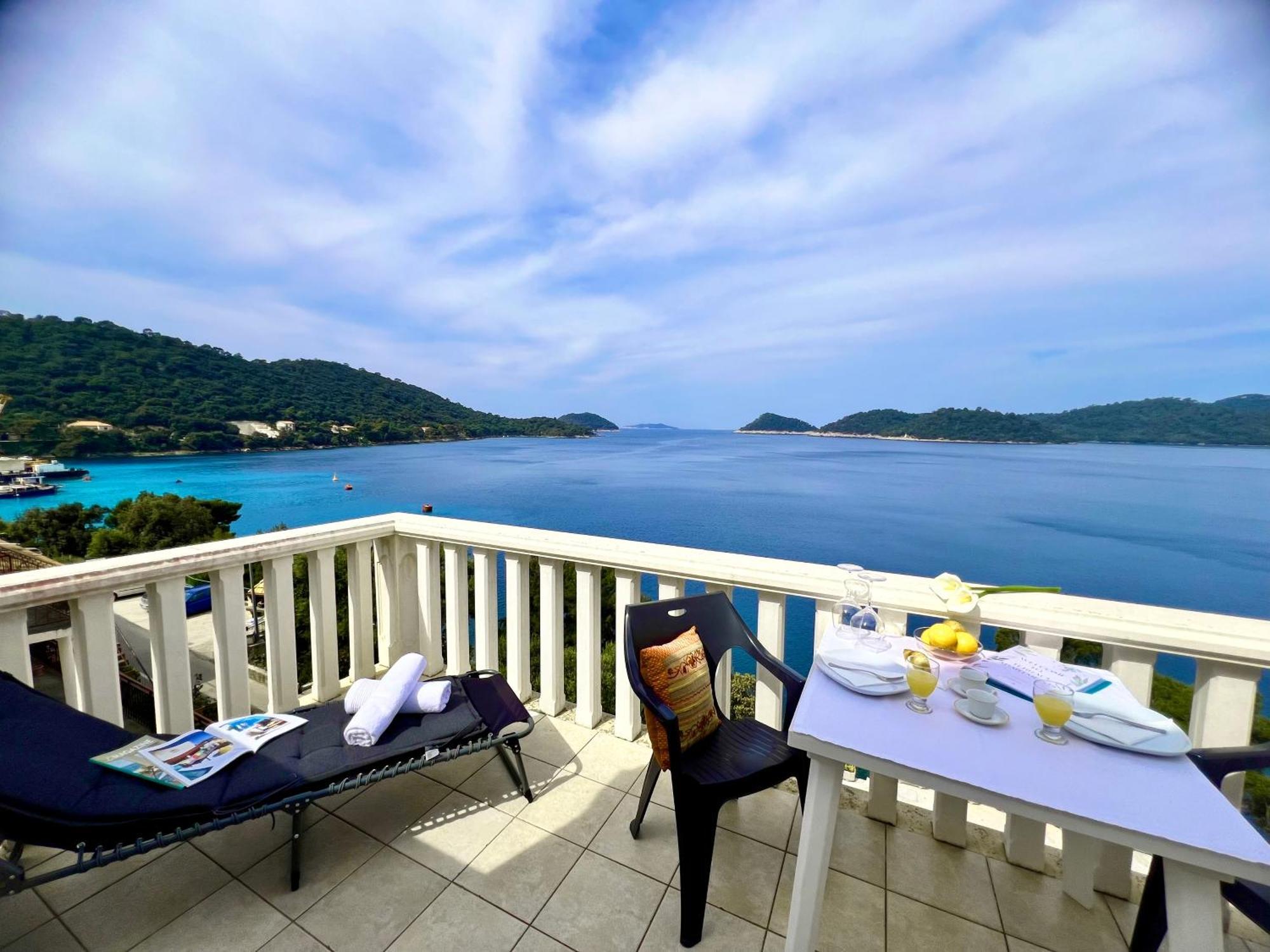 Terrace Studios With Panoramic Seaview Uble Extérieur photo